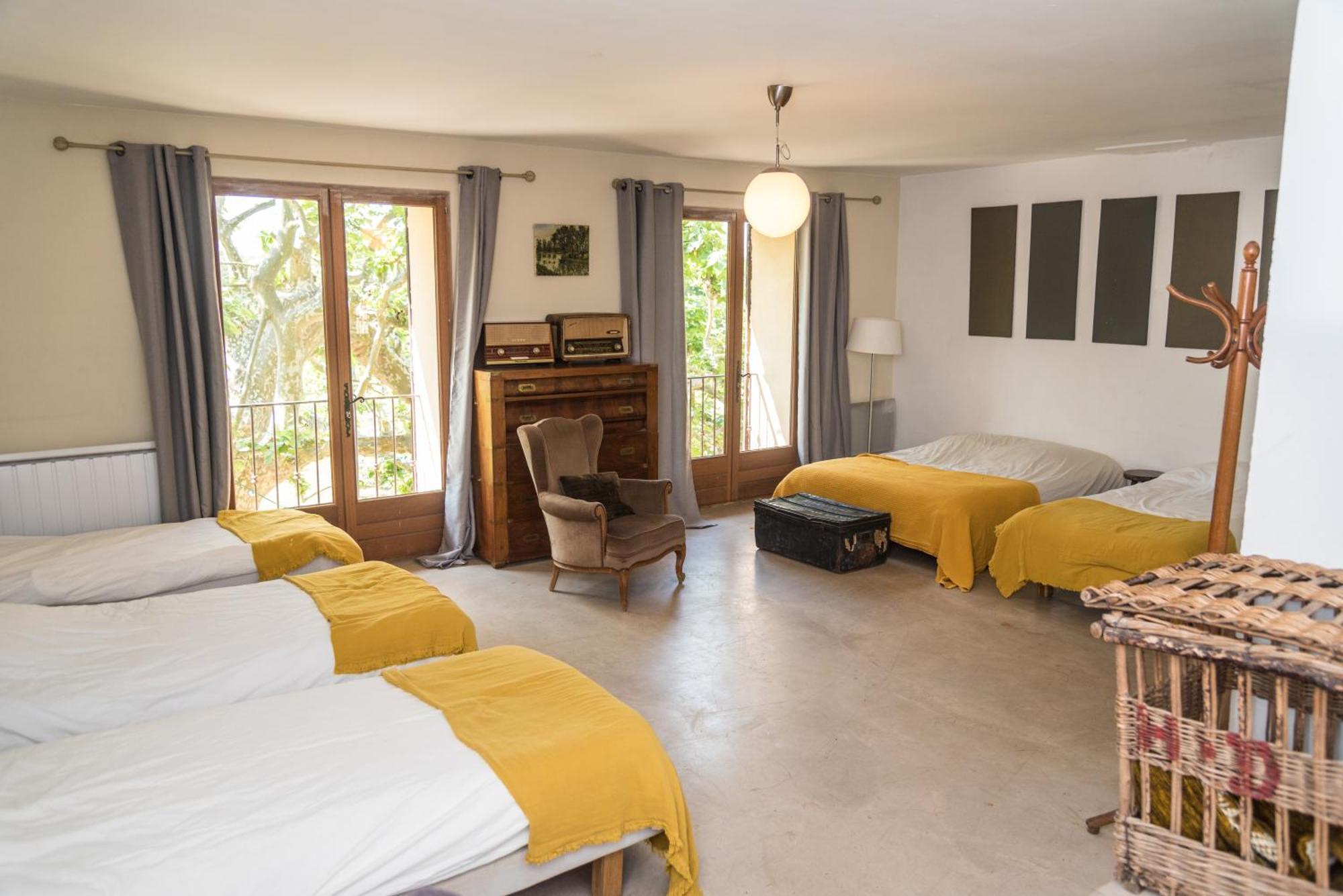 Villa Mas Dans La Campagne Pour Loisirs Et Teletravail Sarrians Exterior foto