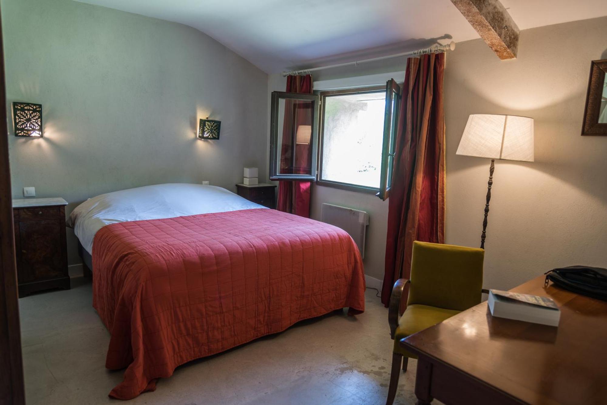Villa Mas Dans La Campagne Pour Loisirs Et Teletravail Sarrians Exterior foto